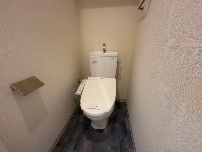 物件内観写真8　(トイレ)