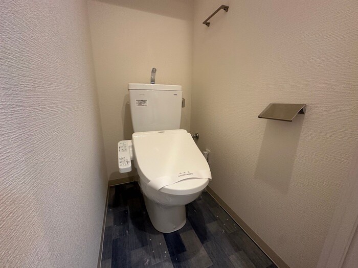 物件内観写真8　(トイレ)