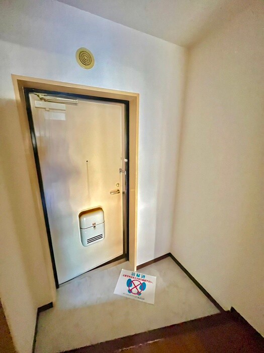 物件内観写真13　(玄関)