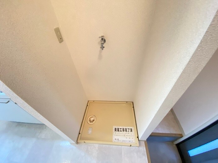 物件内観写真14　(洗濯機置場)