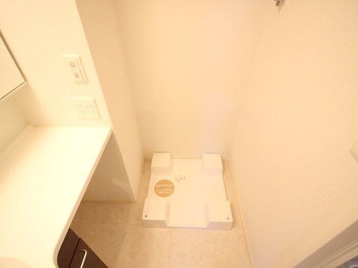 物件内観写真11　(洗濯機置場)