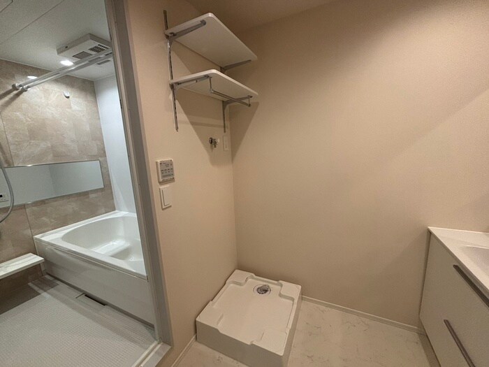 物件内観写真15　(洗濯機置場)