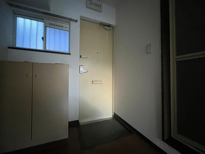 物件内観写真15　(玄関)