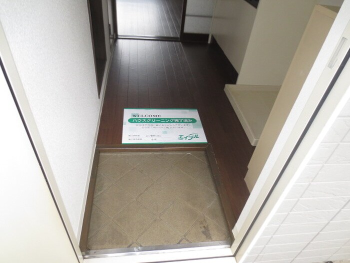 物件内観写真16　(玄関)