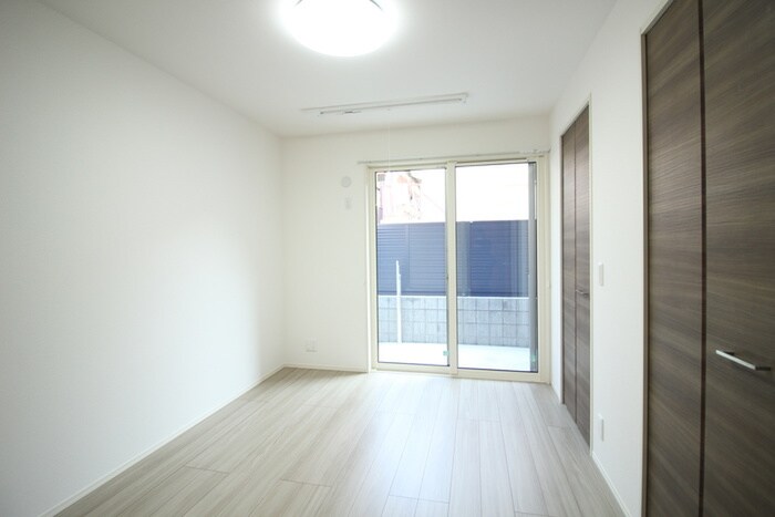 物件内観写真8　(居室)