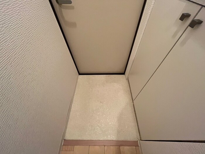 物件内観写真14　(玄関)