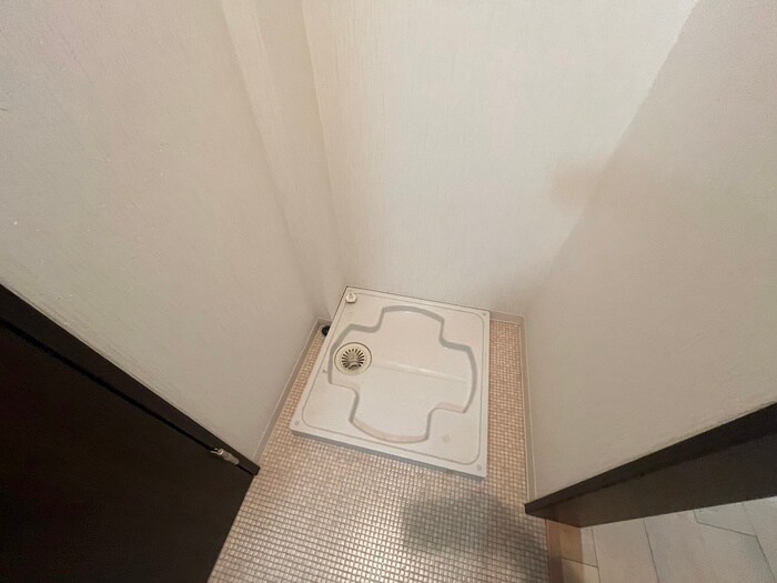 物件内観写真16　(洗濯機置場)