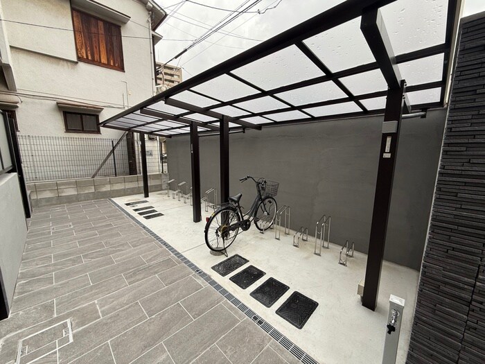 物件外観写真4　(駐輪場)