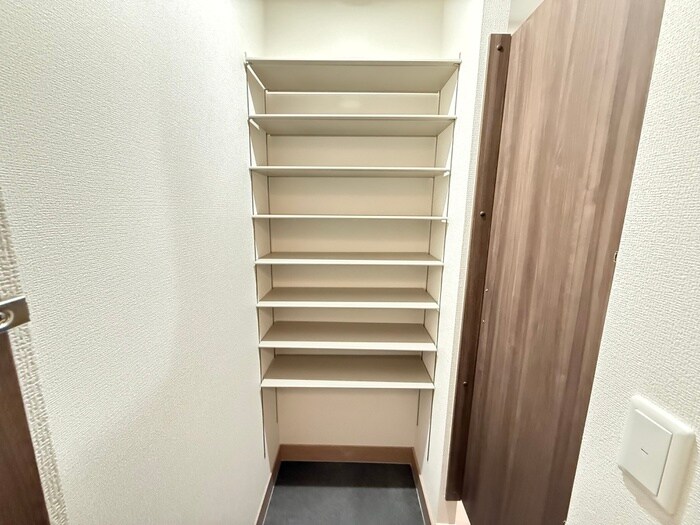 物件内観写真16　(靴箱)