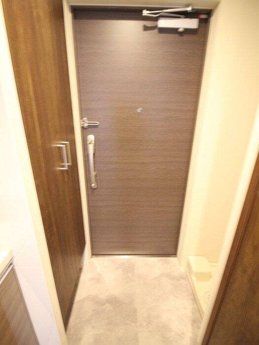 物件内観写真7　(玄関)