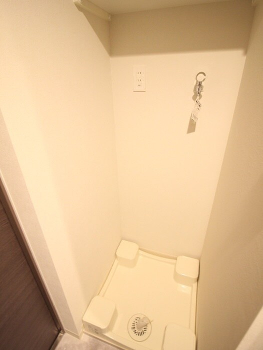 物件内観写真17　(洗濯機置場)