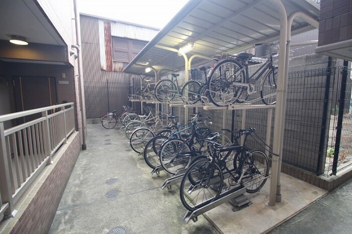 物件外観写真5　(駐輪場)