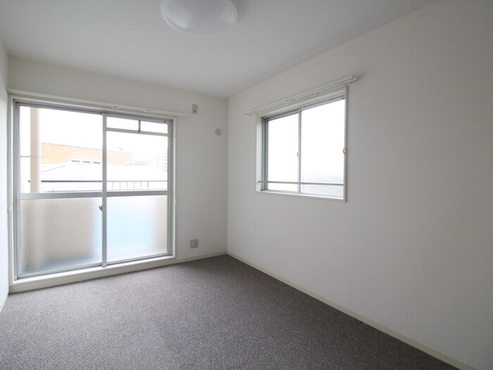 物件内観写真8　(居室)