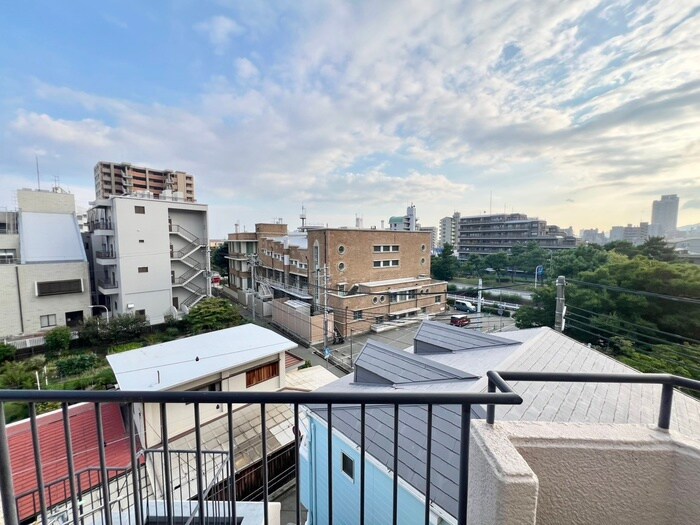 物件内観写真17　(室内からの展望)