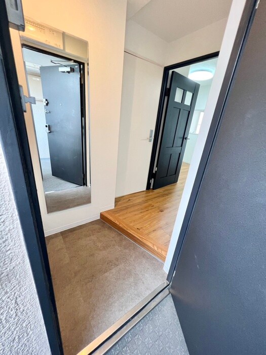 物件内観写真18　(玄関)