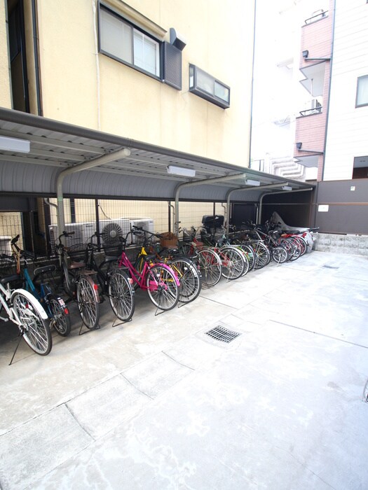物件外観写真6　(駐輪場)
