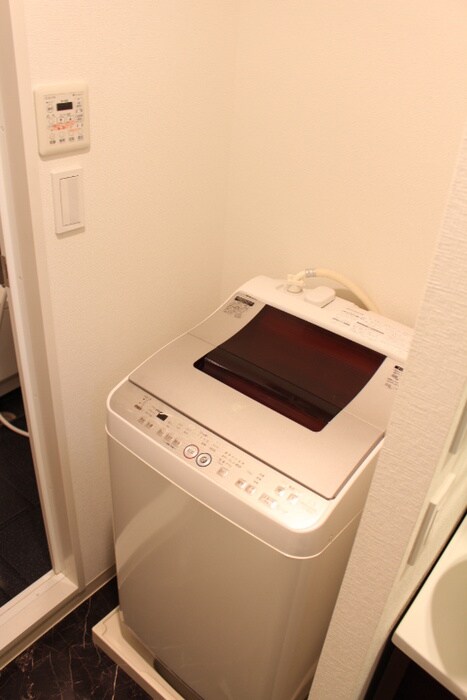 物件内観写真15　(洗濯機置場)