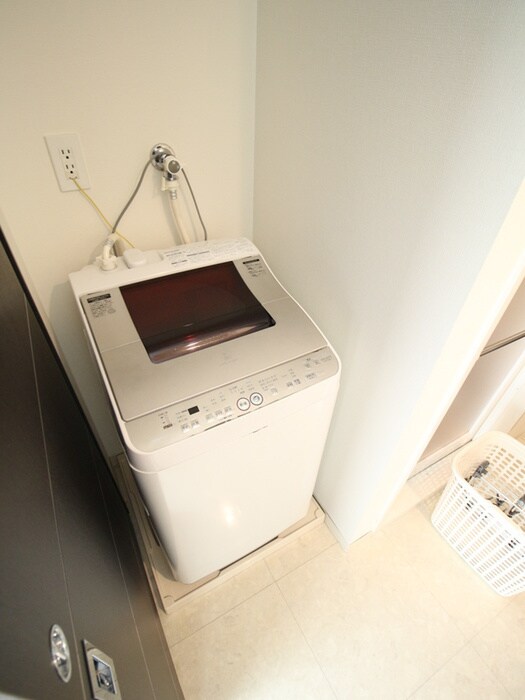 物件内観写真17　(洗濯機置場)
