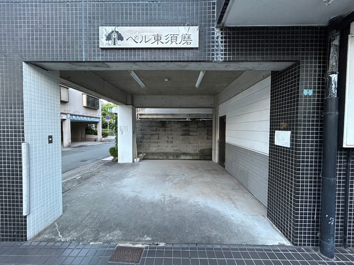 物件外観写真4　(駐車場)