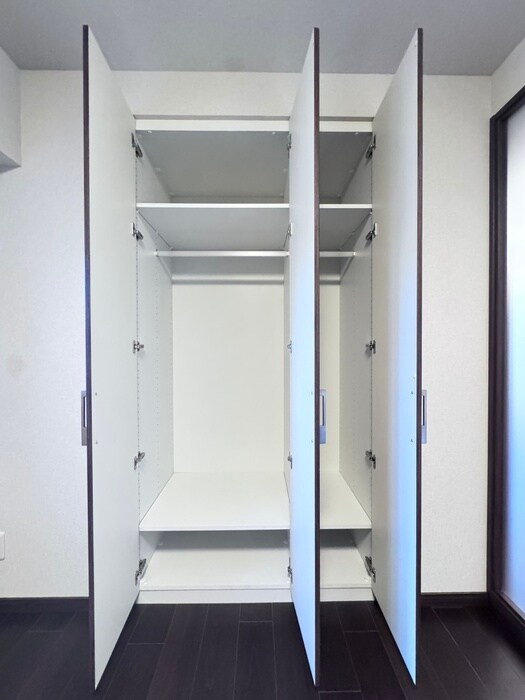 物件内観写真12　(収納)