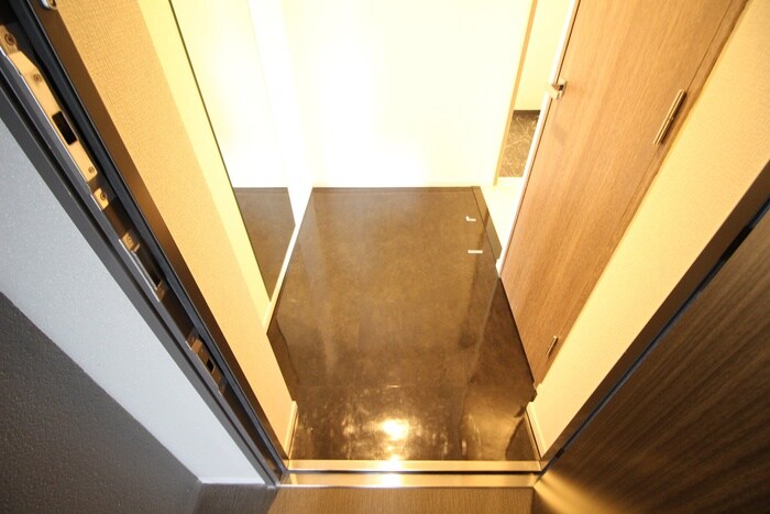 物件内観写真18　(玄関)