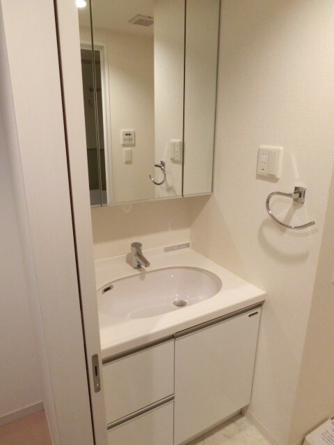 物件内観写真8　(洗面)