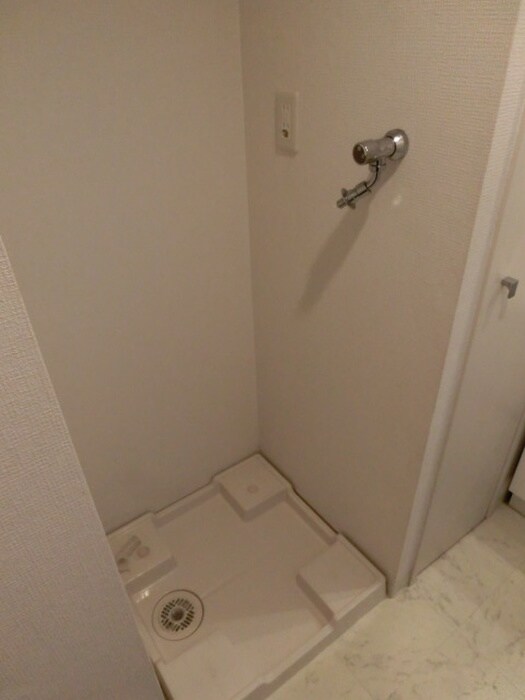 物件内観写真17　(洗濯機置場)