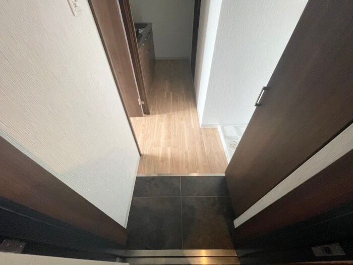 物件内観写真15　(玄関)
