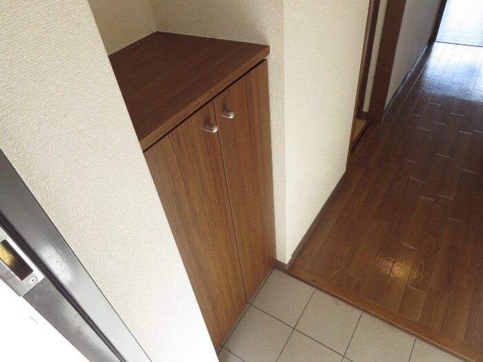 物件内観写真15　(靴箱)
