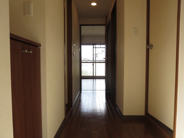 物件内観写真16　(廊下)