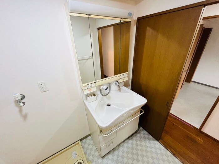 物件内観写真11　(洗面)