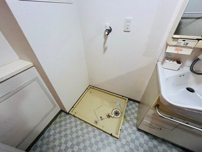 物件内観写真13　(洗濯機置場)