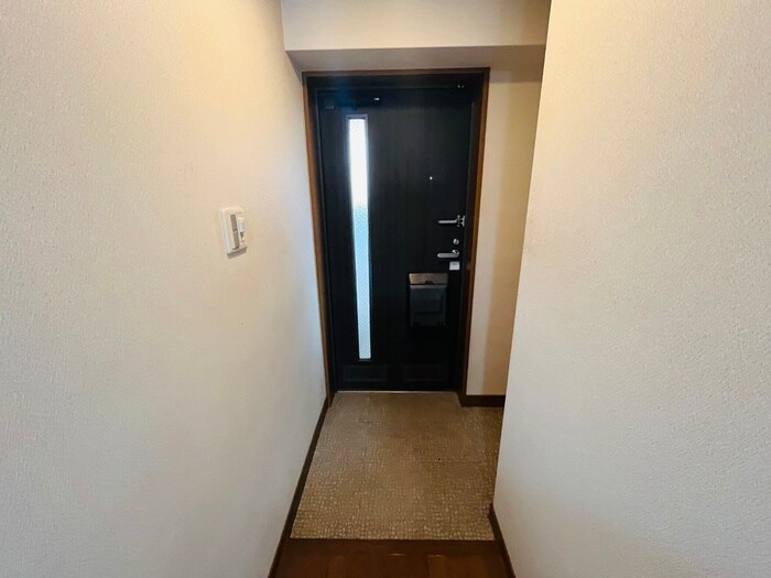 物件内観写真14　(玄関)