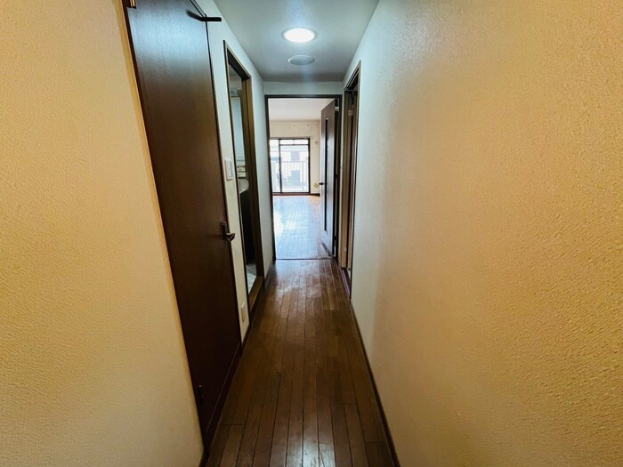 物件内観写真16　(廊下)