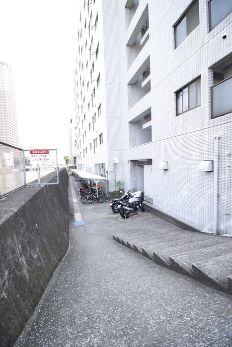 物件外観写真5　(駐輪場)