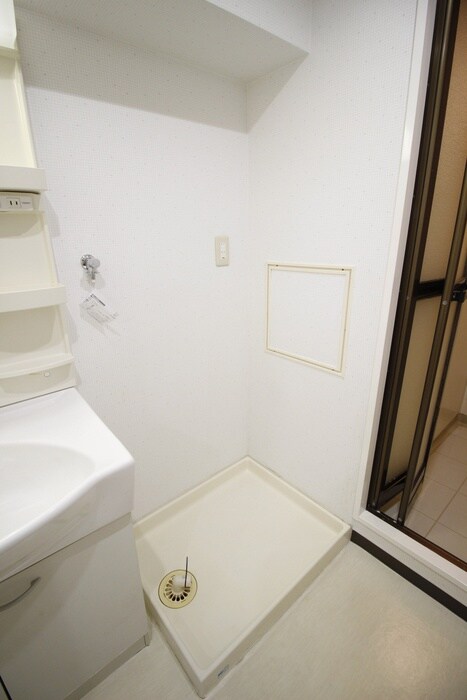 物件内観写真14　(洗濯機置場)