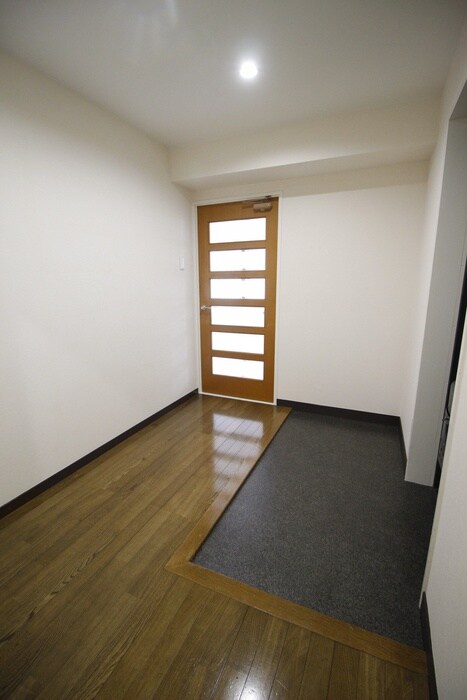 物件内観写真15　(玄関)