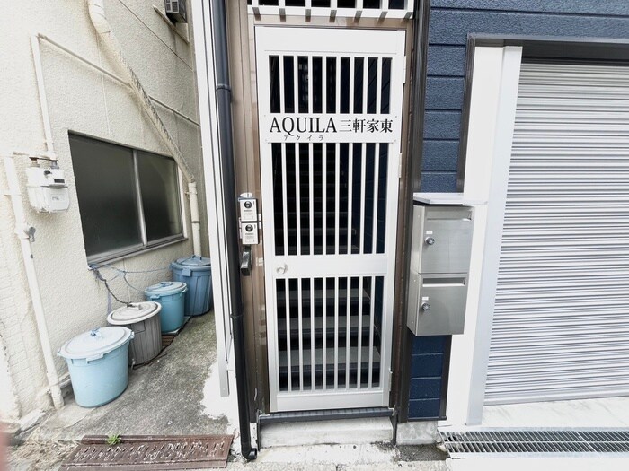 物件外観写真2　(エントランス部分)