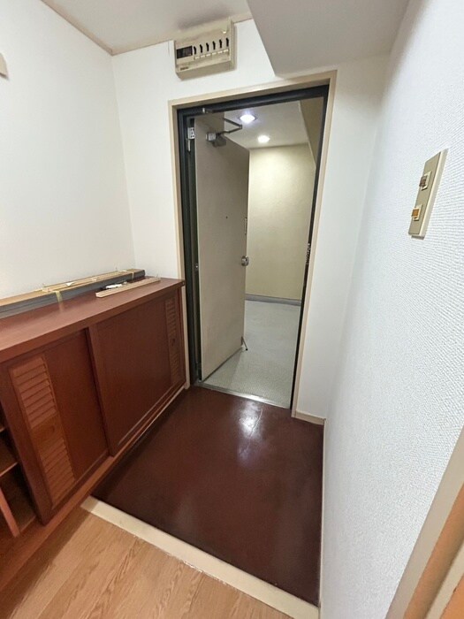 物件内観写真17　(玄関)