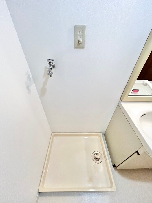 物件内観写真14　(洗濯機置場)