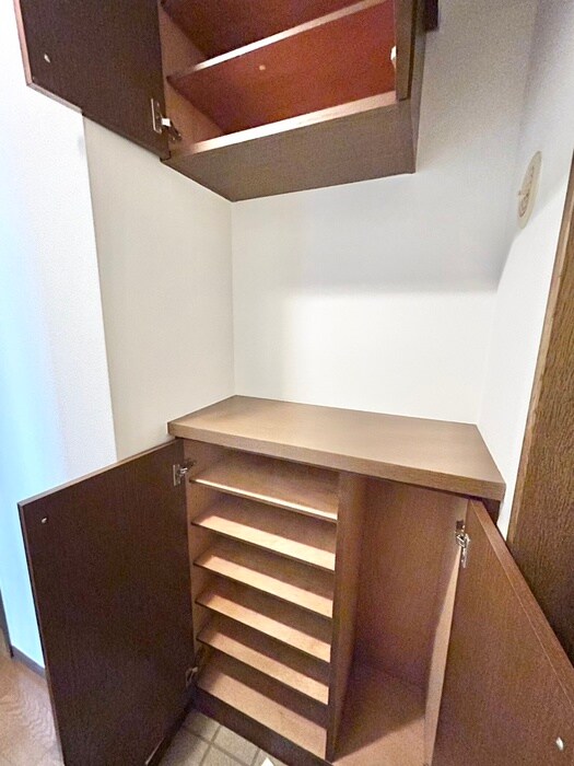 物件内観写真16　(靴箱)