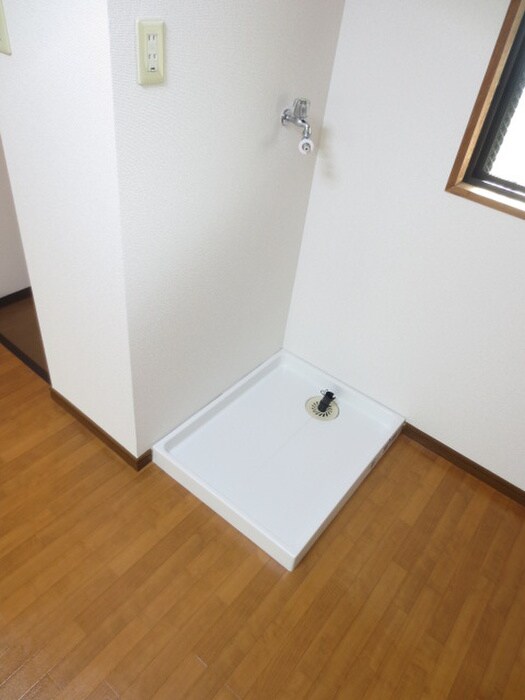 物件内観写真14　(洗濯機置場)