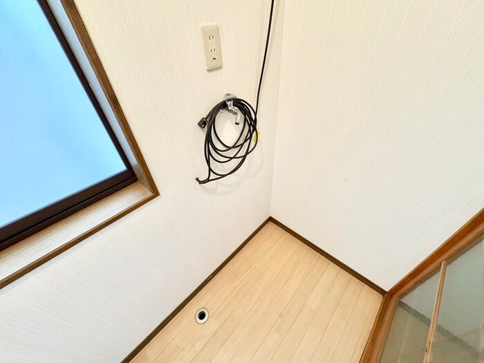 物件内観写真20　(洗濯機置場)