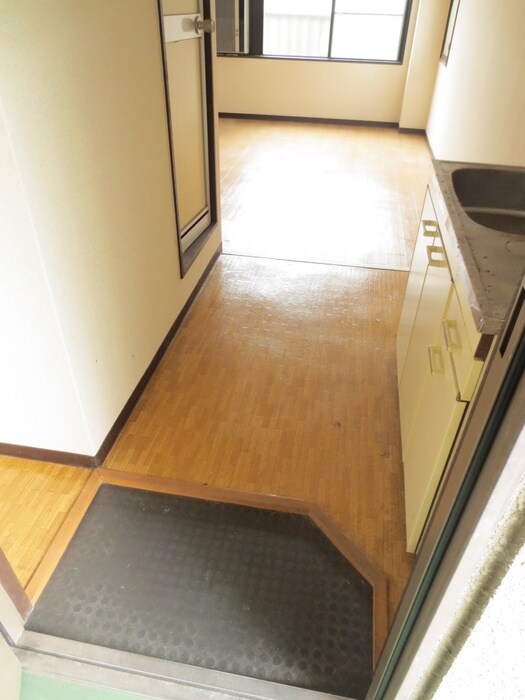 物件内観写真16　(玄関)