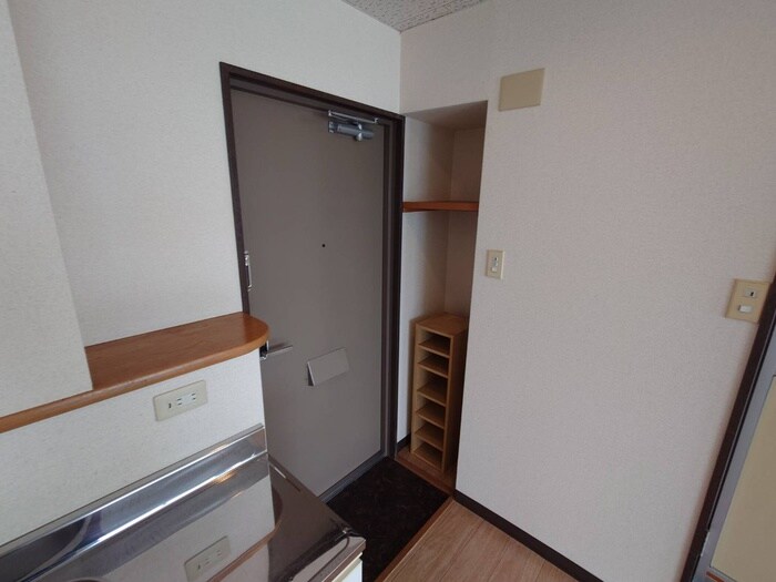 物件内観写真17　(玄関)