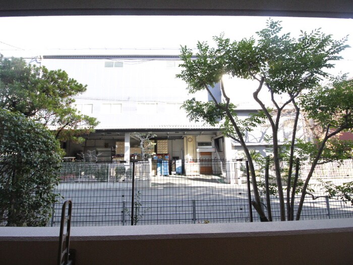 物件内観写真22　(室内からの展望)