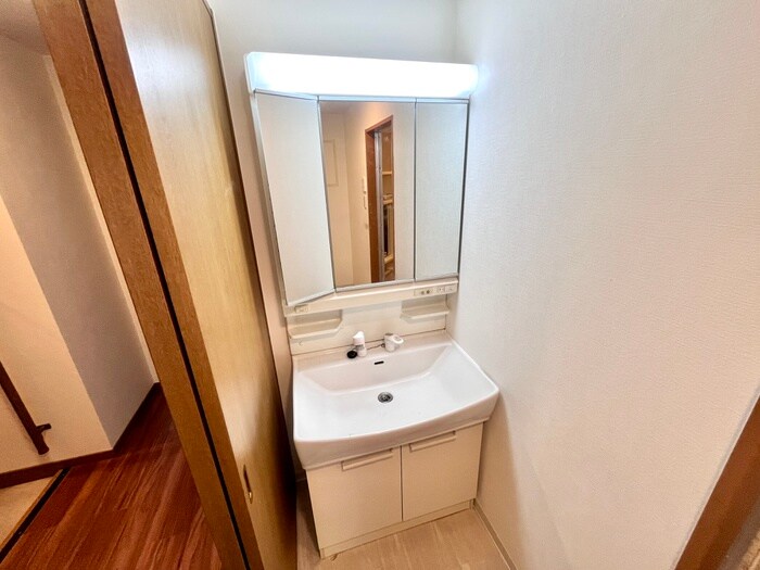 物件内観写真11　(洗面)