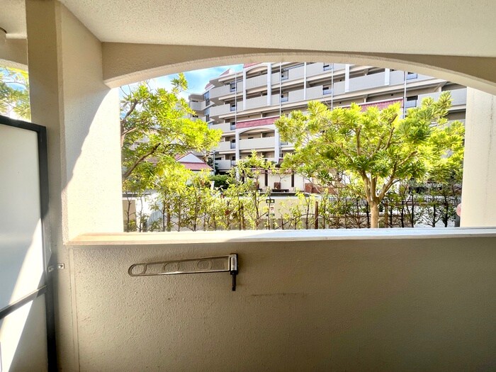 物件内観写真16　(室内からの展望)