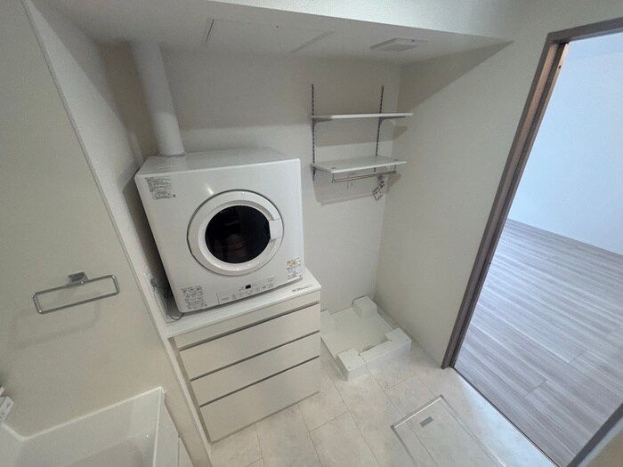 物件内観写真13　(洗濯機置場)
