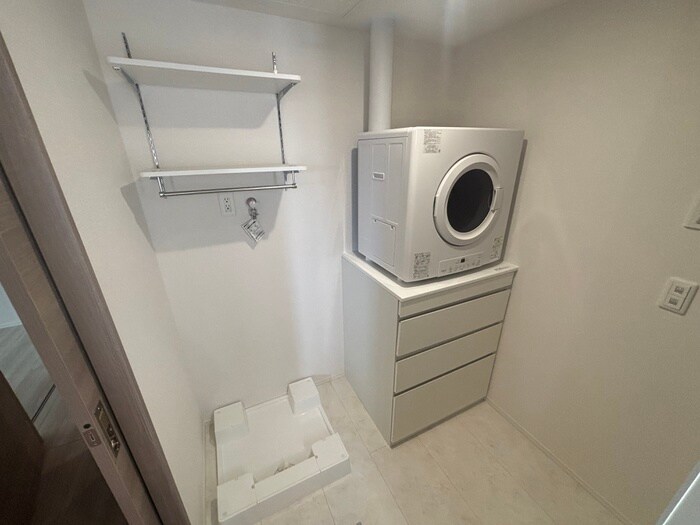 物件内観写真13　(洗濯機置場)